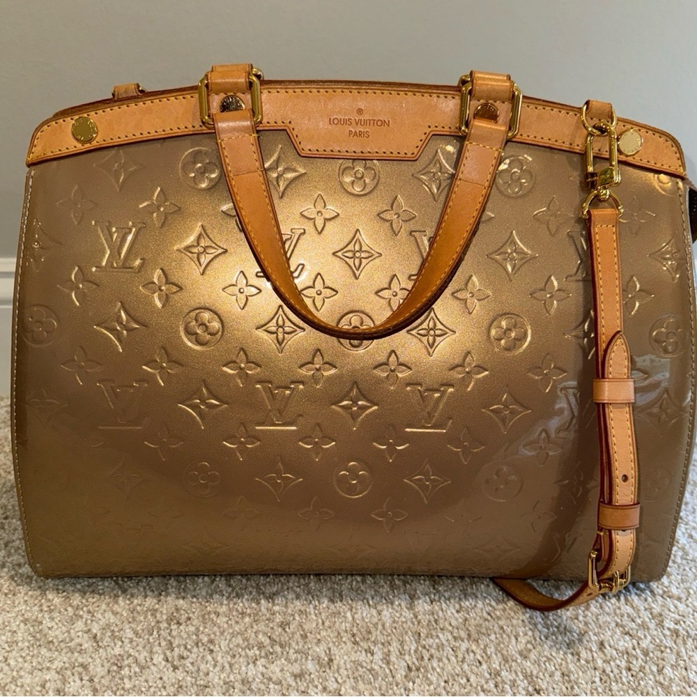 Louis Vuitton Brea GM Vernis Poudre